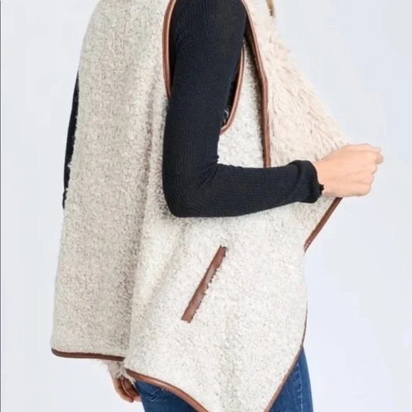 Love Tree Faux Fur Vest - Picture 11 of 13